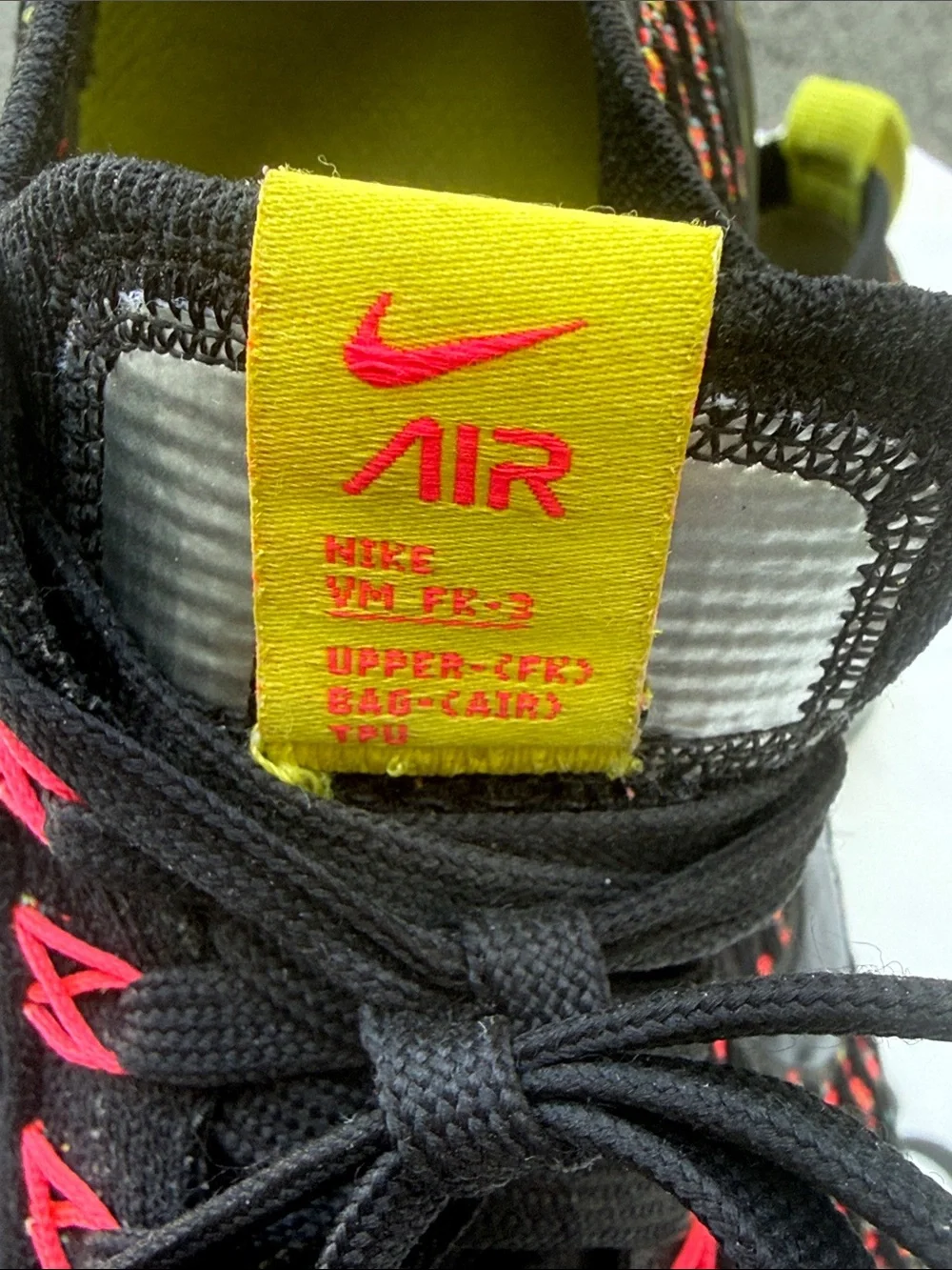 Nike flexible flyknit